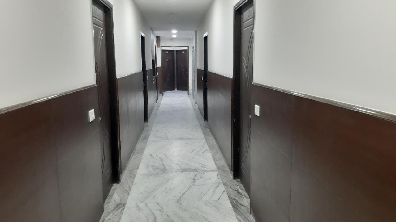 Hotel Sar Kamla Dham Skd Vrindavan Fully Vaccinated Staff Exteriér fotografie