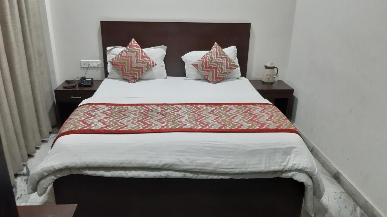 Hotel Sar Kamla Dham Skd Vrindavan Fully Vaccinated Staff Exteriér fotografie