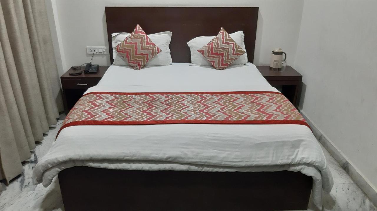 Hotel Sar Kamla Dham Skd Vrindavan Fully Vaccinated Staff Exteriér fotografie