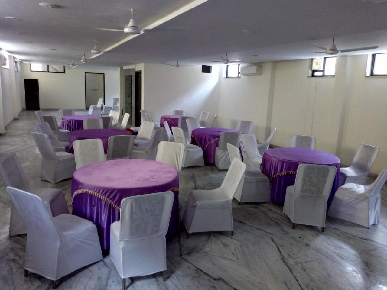 Hotel Sar Kamla Dham Skd Vrindavan Fully Vaccinated Staff Exteriér fotografie